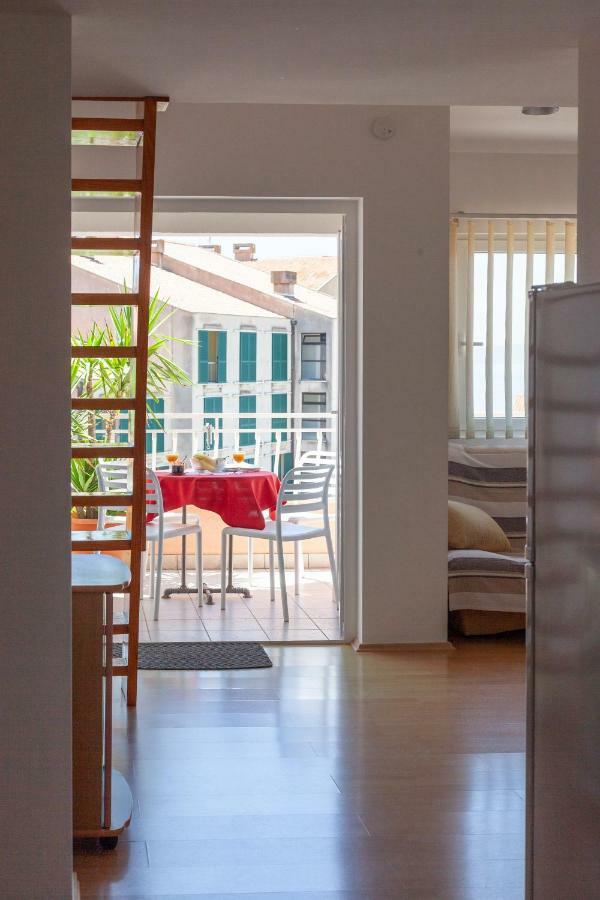 Apartmani "Miso" ポドゥゴラ エクステリア 写真